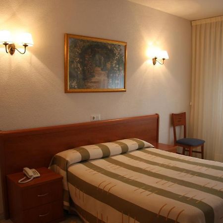 Hotel Alameda Alba De Tormes Zewnętrze zdjęcie
