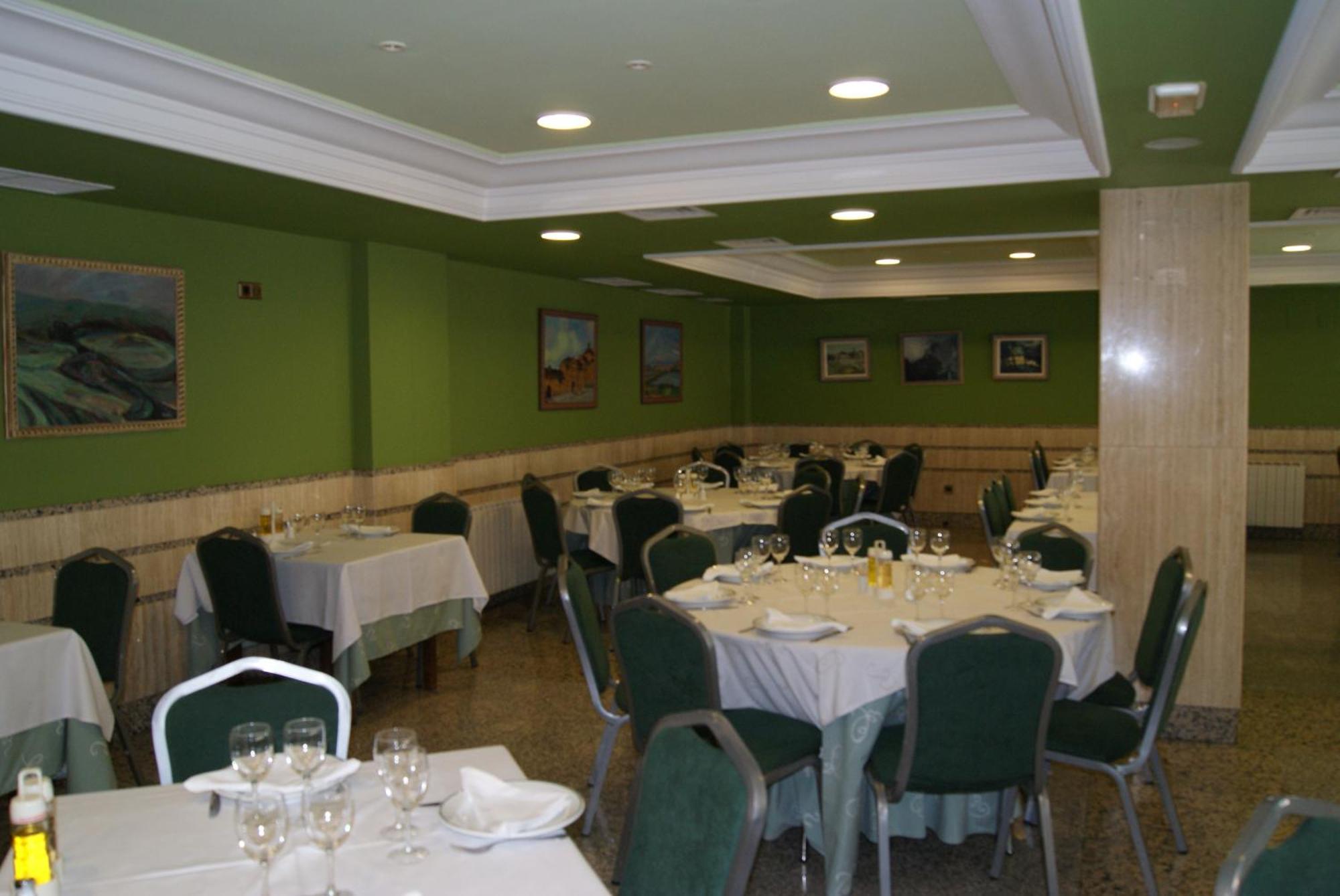 Hotel Alameda Alba De Tormes Zewnętrze zdjęcie
