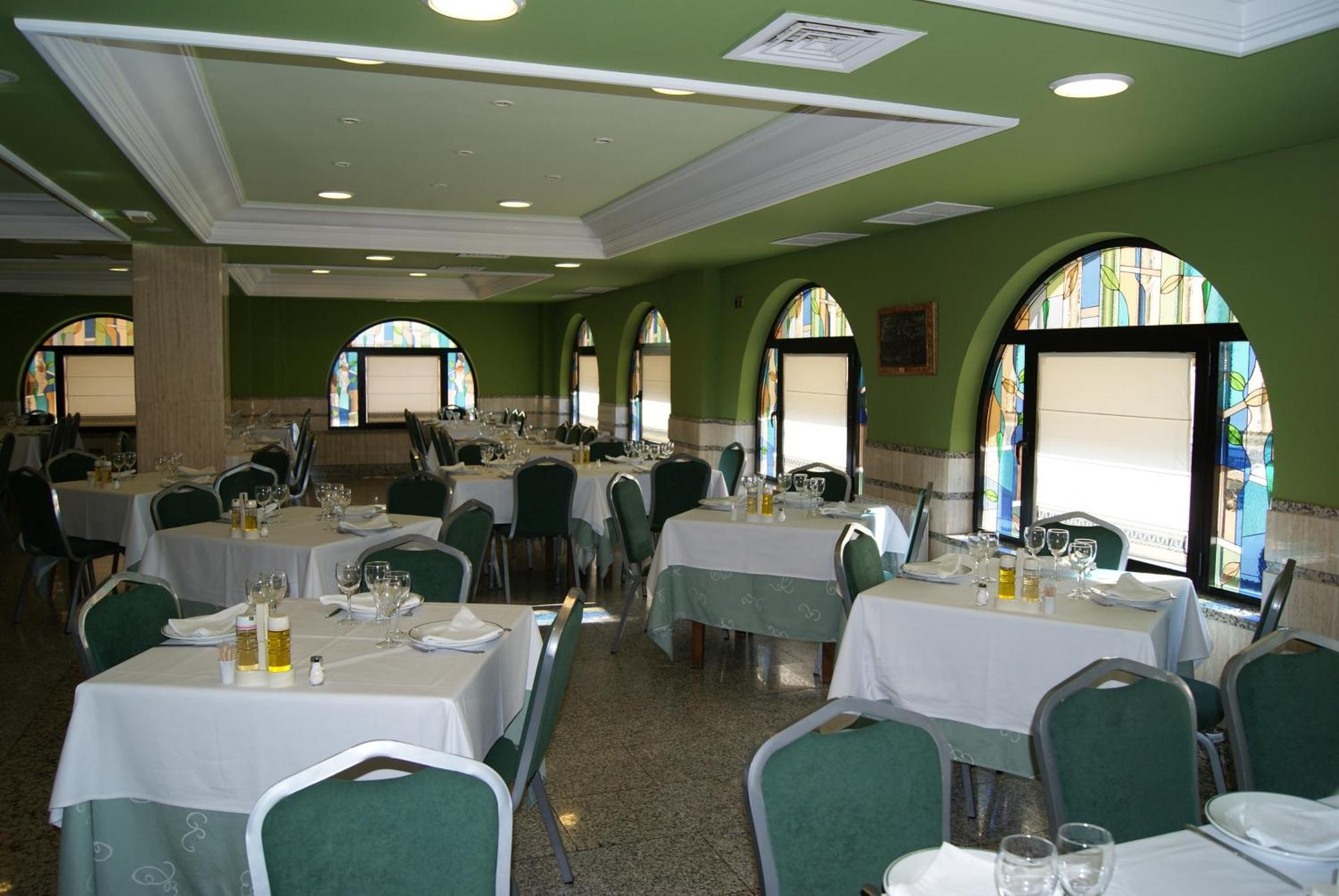 Hotel Alameda Alba De Tormes Zewnętrze zdjęcie