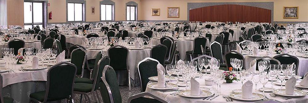 Hotel Alameda Alba De Tormes Zewnętrze zdjęcie