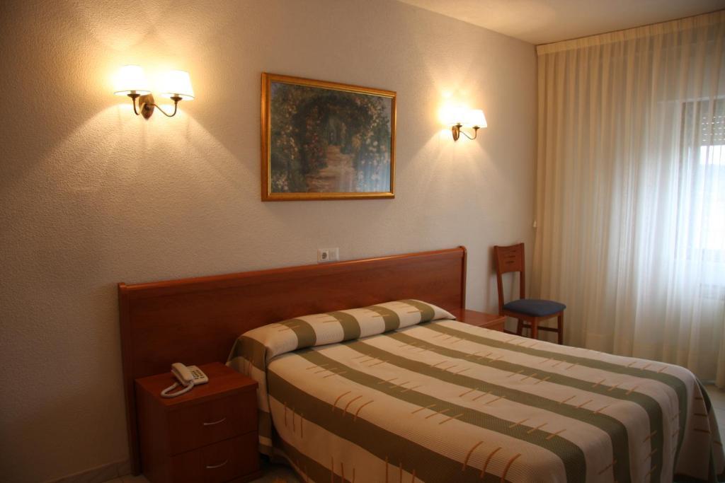 Hotel Alameda Alba De Tormes Zewnętrze zdjęcie